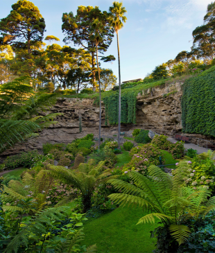 <p>The <i>fascinating</i> sinkholes in <strong>Mount Gambier</strong> to visit</p>
