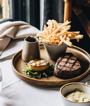 <p>The top 12 <strong>Bowral</strong> <em>pubs and bars</em> from classy to comfy</p>
