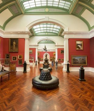 <p><i>A guide to the must-visit</i> <strong>Adelaide</strong> art galleries and museums</p>

