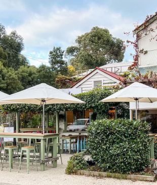 <p><i>9</i> <strong>Lorne</strong> cafes to visit on your next trip to the <strong>Great Ocean Road</strong></p>
