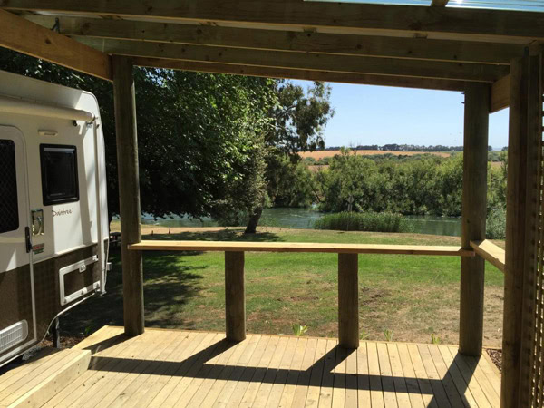 the Longford Riverside Caravan Park featuring scenic nature views
