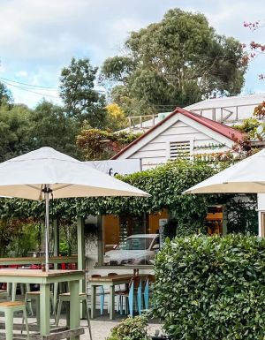 The Riverbank Cafe, Lorne