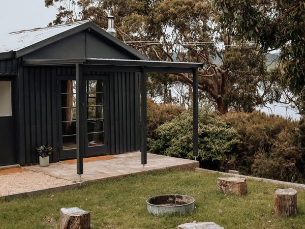 the exterior of Rising Hut in Huon Valley