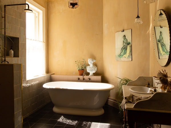 the vintage tub at The Bowmont, Huon Valley