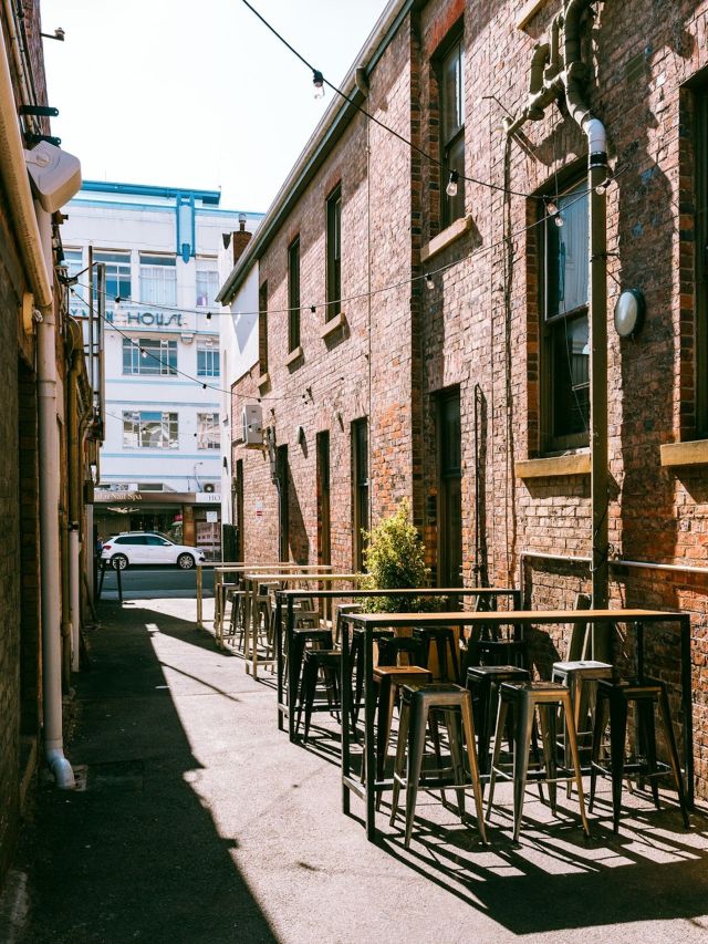 alfresco seating at Reggies, Launceston