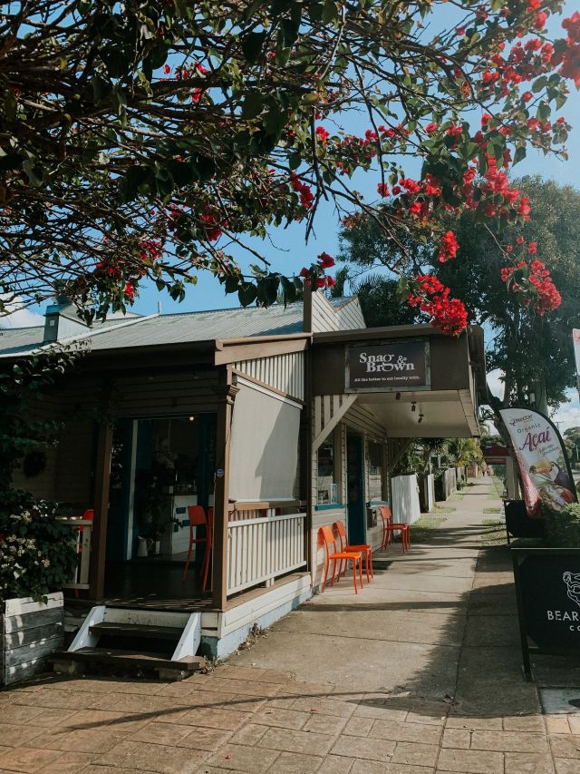 the cafe exterior of Snag & Brown, Brisbane