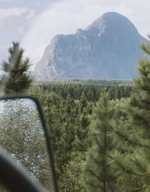 a scenic drive along Glass House Mountains, Brisbane day trips