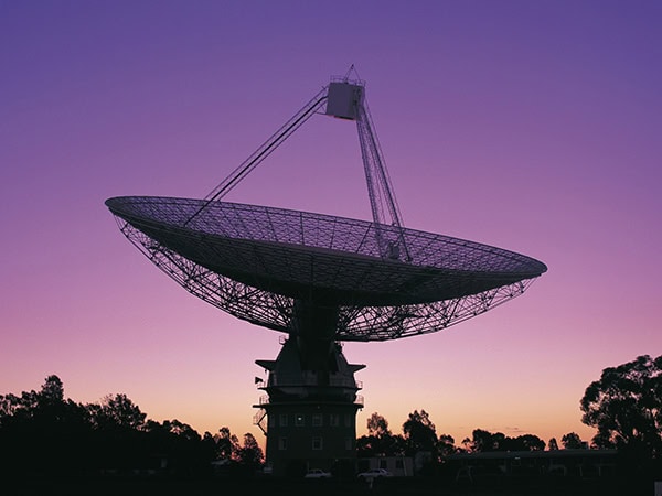 CSIRO Parkes Radio Telescope at dusk