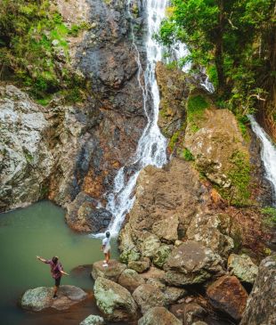 <p><i>13 of the best waterfalls</i> in and around <strong>Brisbane</strong></p>
