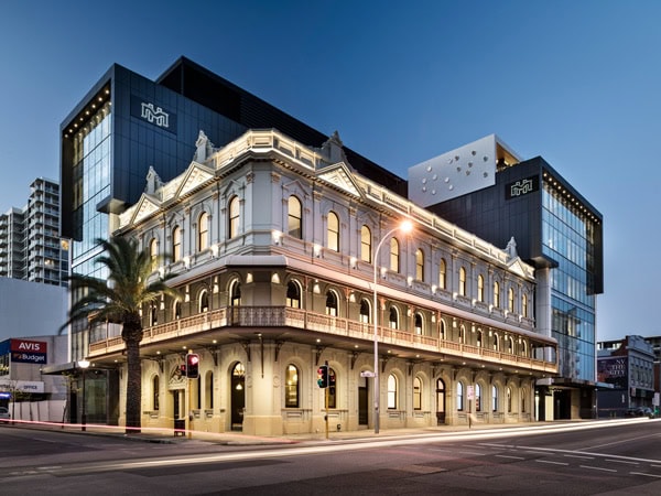 the exterior of the Melbourne Hotel, Perth