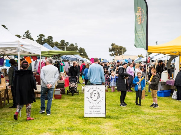 people busy shopping at Port Fairy Market