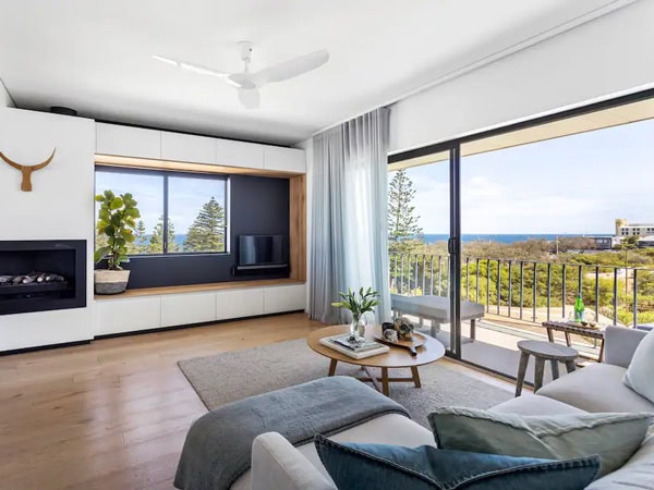 a look inside Stylish Cottesloe Retreat with balcony views