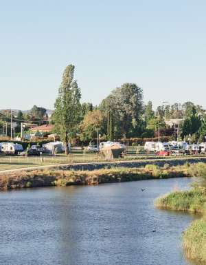 the scenic Queanbeyan Riverside Caravan Park