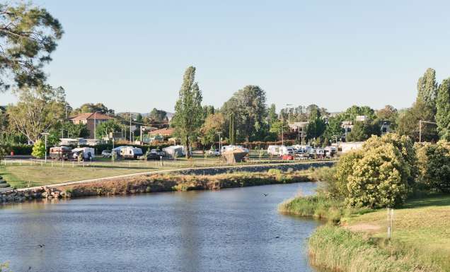 the scenic Queanbeyan Riverside Caravan Park