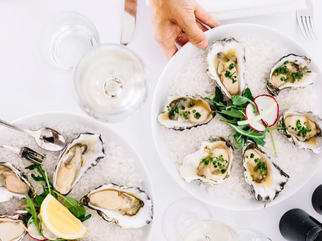 Sydney rock oysters at Sealevel Cronulla