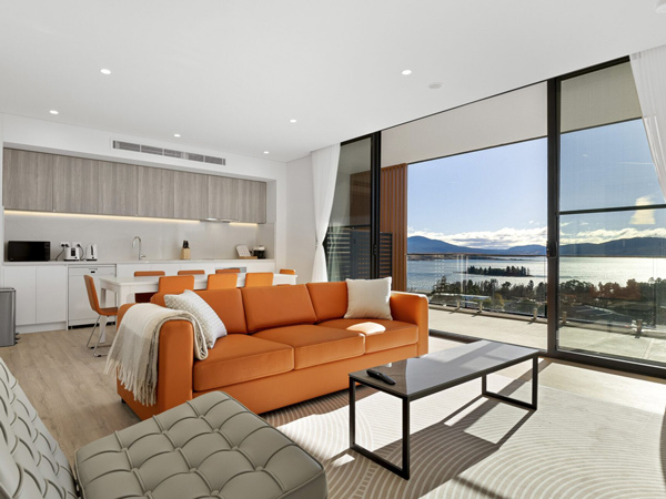 a contemporary apartment with water views, Lake View Suites Jindabyne