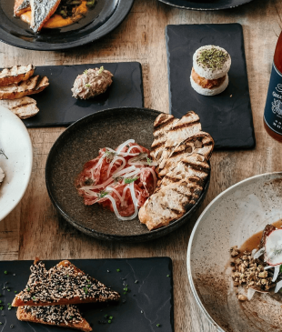 <p><i>8 of the best</i> <strong>Port Fairy</strong> restaurants to visit on your next trip</p>
