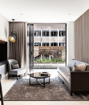 <p><i>Stay in the heart of the city</i> at SKYE Suites <strong>Sydney</strong></p>
