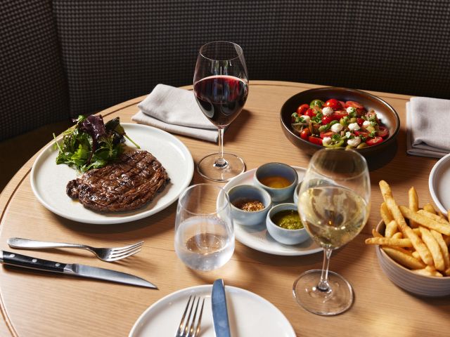 dinner at Hurricane’s Grill & Bar Croonulla