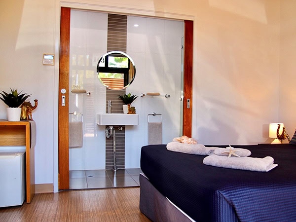 queen ensuite room at beaches of broome accommodation