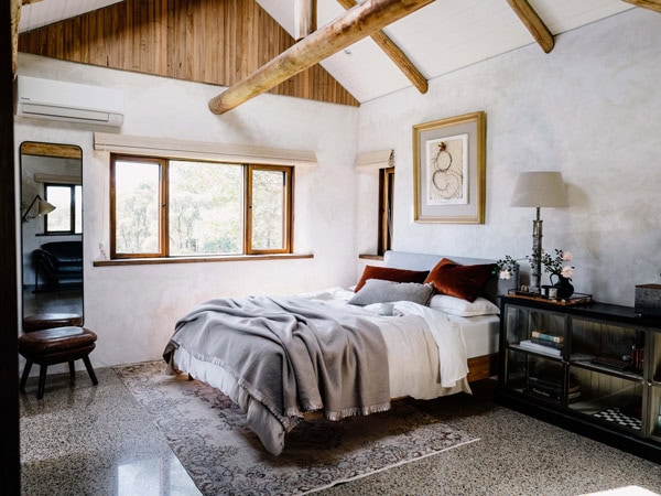 the bedroom at Carl’s Hut at Solitude