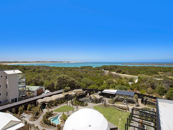 an aerial view of Deep Blue Hotel and Hot Springs, Warrnambool