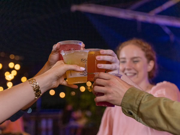 friends enjoying drinks at Eat Street Northshore