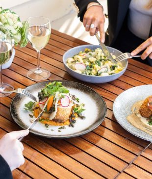 <p><i>10 restaurants to try</i> on your next trip to <strong>Warrnambool</strong></p>
