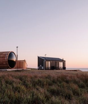 <p><i>Wellness meets wilderness</i>: <strong>Tasmania’s</strong> ultimate sauna trail unveiled</p>
