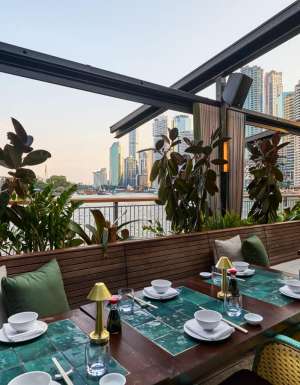 al fresco dining at Stan’s Lounge, Howard Smith Wharves