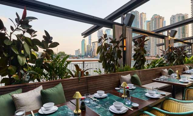al fresco dining at Stan’s Lounge, Howard Smith Wharves