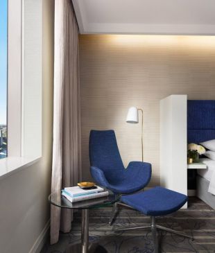 <p><i>Comfort and convenience await</i> at <strong>Sydney</strong> Harbour Marriott Hotel</p>
