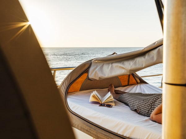 Woman in Reefsleep bed 