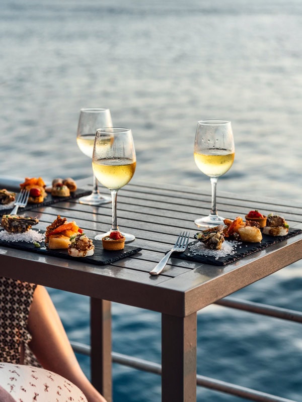 Sunset canapes at Reefworld