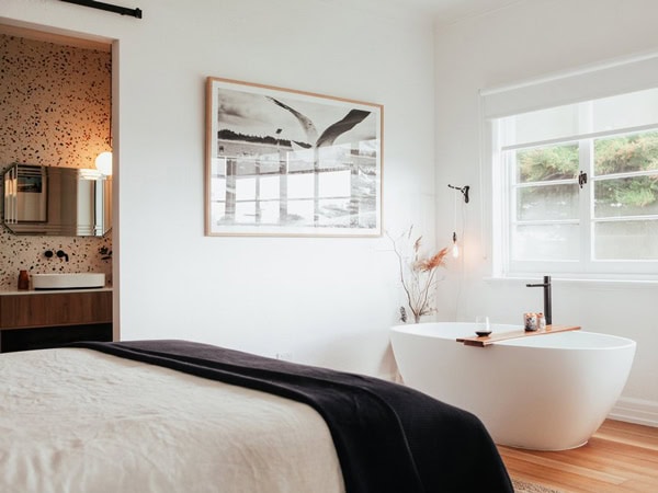 a room with a bathtub at Warrnambool Retreat