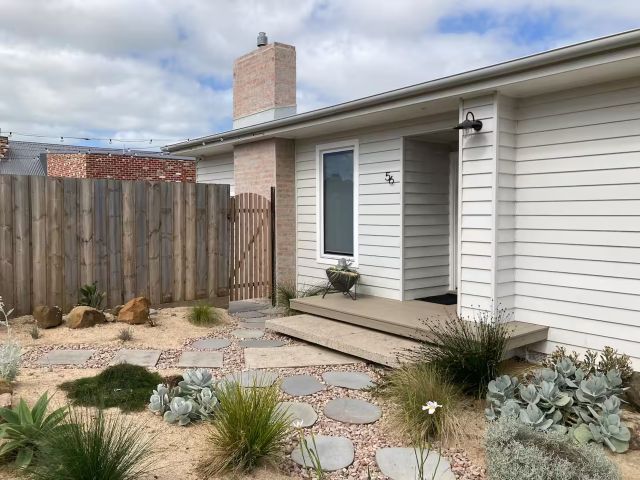 Luxury coastal home in CBD, Warrnambool