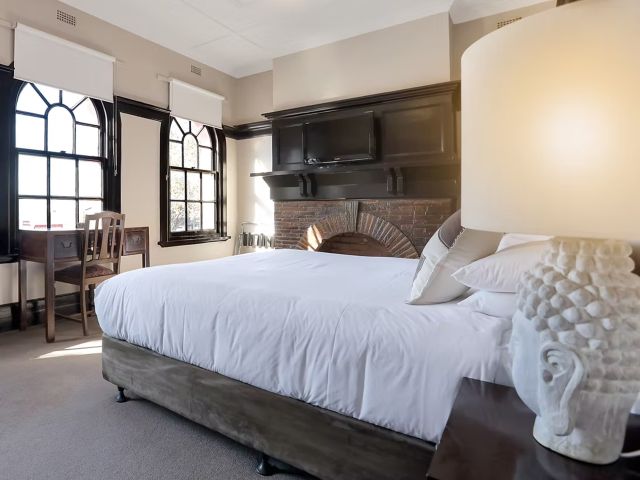 Hotel Warrnambool room interior