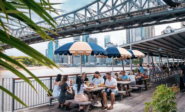 riverfront dining under the story bridge at Felons Brewing Co. Brisbane brewery