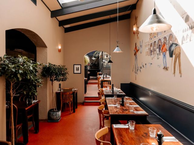 Bojangles Pizza Restaurant's interior