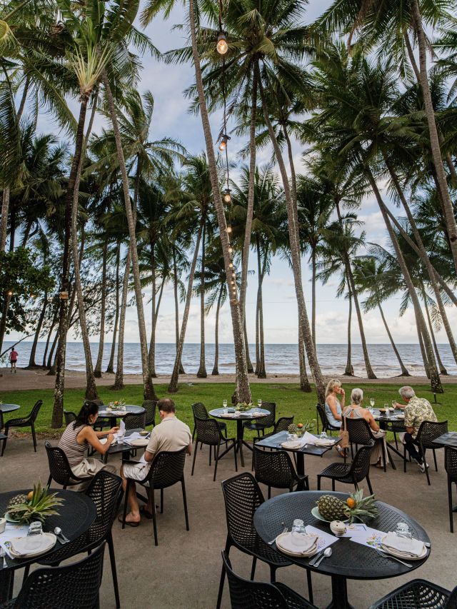 NuNu's restaurant outdoor area
