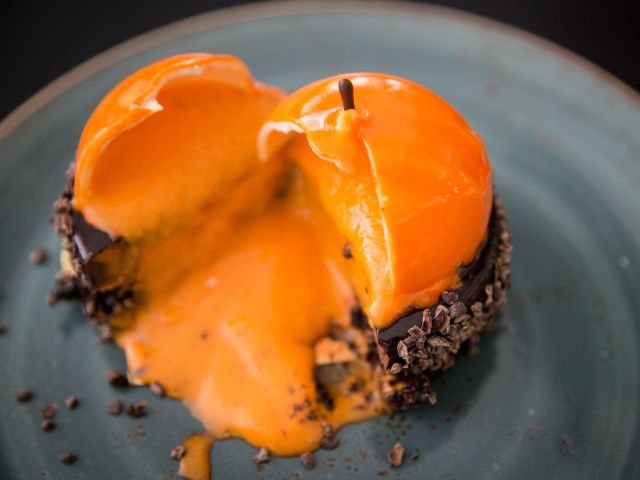 mandarin mousse dessert at Patissez