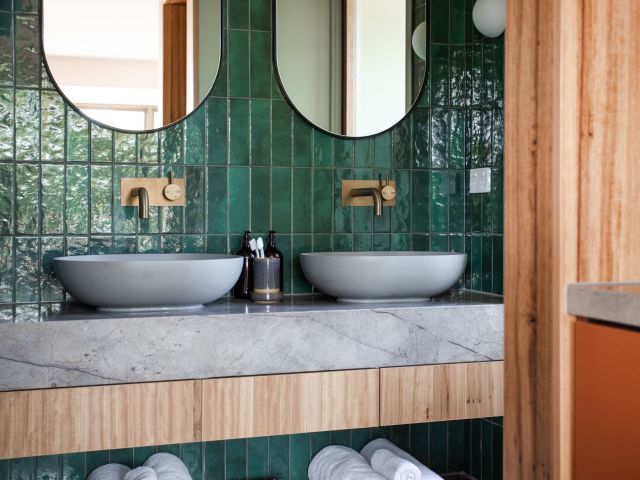 Eco Lodge Peninsula Hot Springs bathroom