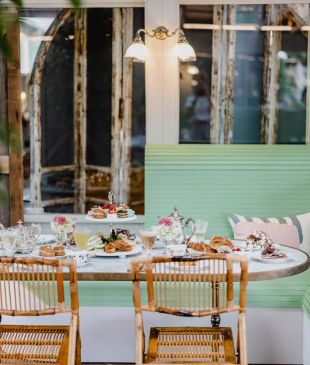 <p><i>6 of the best places</i> for a decadent high tea in <strong>Newcastle</strong></p>
