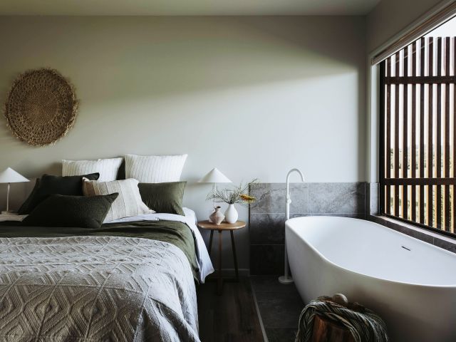 a private suite with a tub at Sixty6 Acres