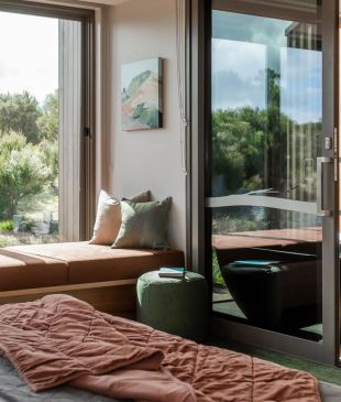 <p><i>I&#8217;m a bad sleeper</i>! Do <strong>Peninsula</strong> Hot Springs&#8217; new &#8216;sleep suites&#8217; help?</p>
