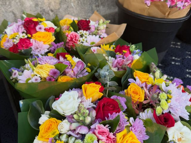 fresh flowers at Kirribilli Markets 