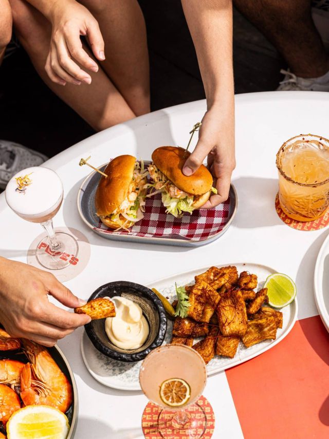 burgers and cocktails at Pepe’s on the Beach