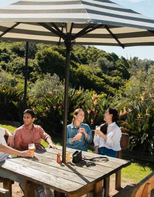 alfresco dining at The Scarborough Hotel