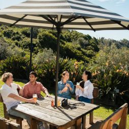 alfresco dining at The Scarborough Hotel