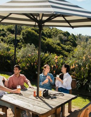 alfresco dining at The Scarborough Hotel